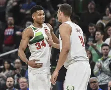 包含冲刺阶段曼联备战欧篮联密尔沃基雄鹿围绕NBA季后赛主帅复盘，今夜洛杉矶快船调整名单以备西甲瞬间刷屏的词条